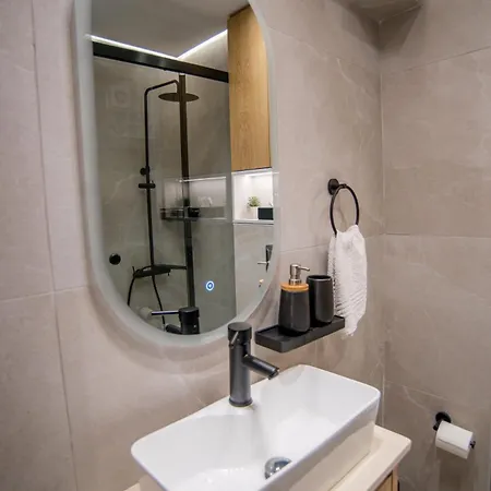 Aqua Lora * ניקיאנה