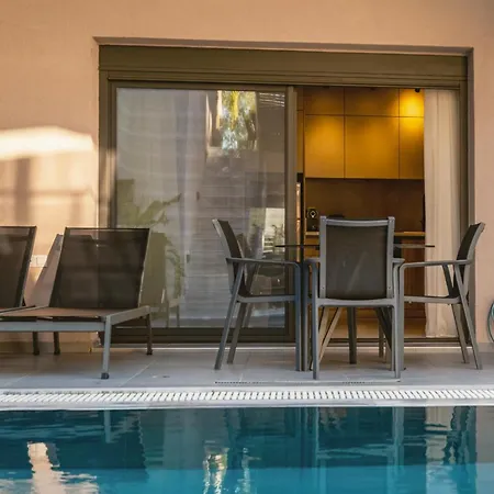 Aqua Lora ניקיאנה