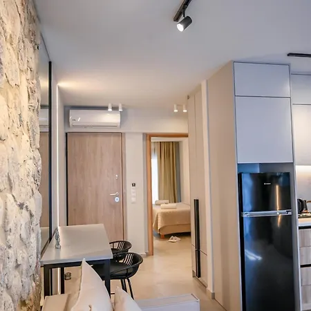 Aqua Lora نِكيانا