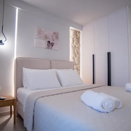 Aqua Lora Apartment