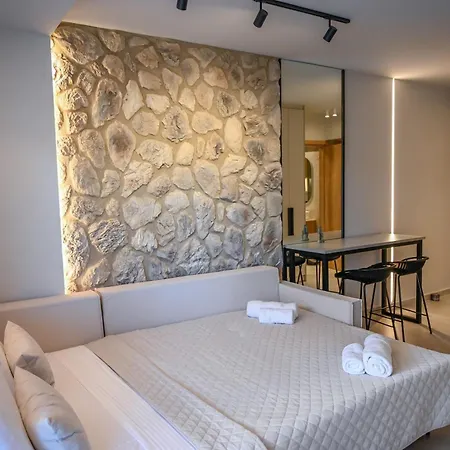 Aqua Lora Apartment Nikiana