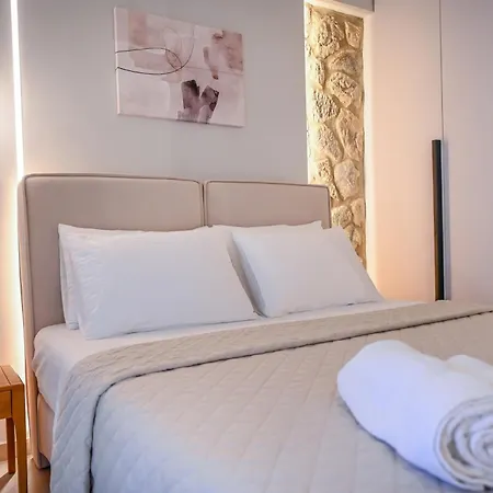 Aqua Lora Apartment